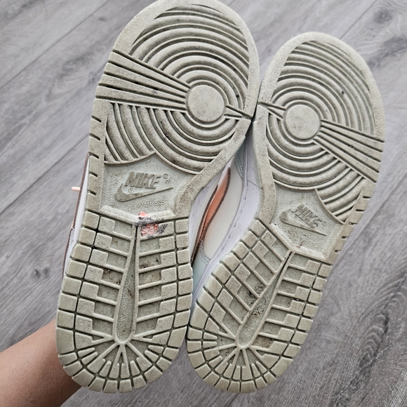 W Nike Dunk Low - Picture 6 of 8